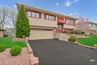 8532 W 107th Street, Palos Hills, IL 60465