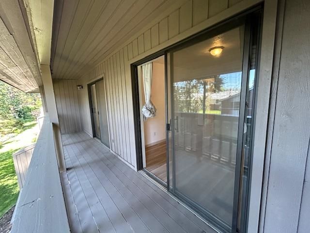1524 E Cambridge Ln, Spokane, WA 99203