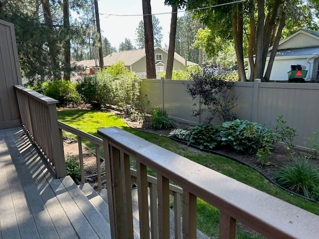 1524 E Cambridge Ln, Spokane, WA 99203