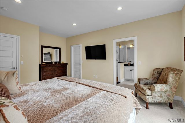 5383 Alderbrook Lane, Clarence, NY 14031