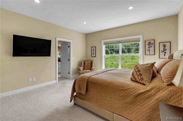 5383 Alderbrook Lane, Clarence, NY 14031
