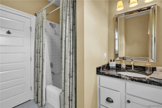 5383 Alderbrook Lane, Clarence, NY 14031