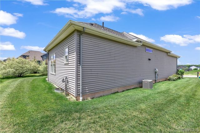 5383 Alderbrook Lane, Clarence, NY 14031