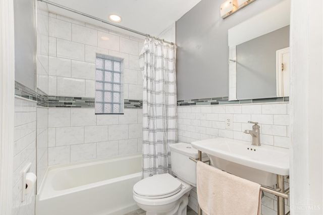 389 Grand Avenue, Cincinnati, OH 45205