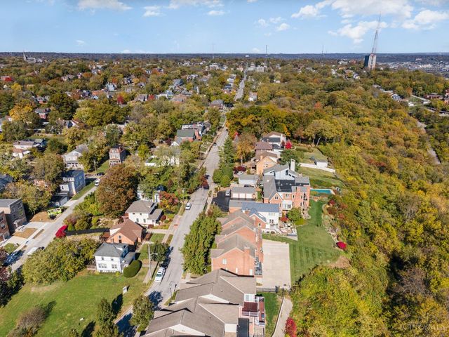 389 Grand Avenue, Cincinnati, OH 45205