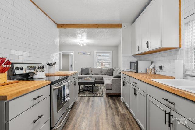 112 17th Ave S, Nampa, ID 83651
