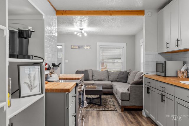 112 17th Ave S, Nampa, ID 83651
