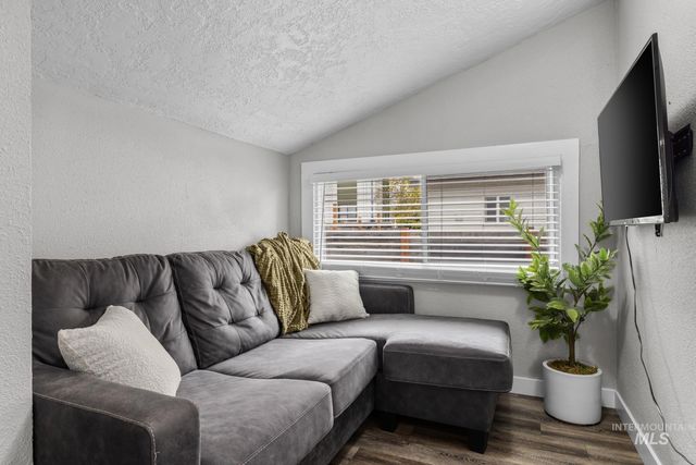 112 17th Ave S, Nampa, ID 83651