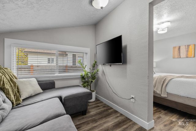 112 17th Ave S, Nampa, ID 83651