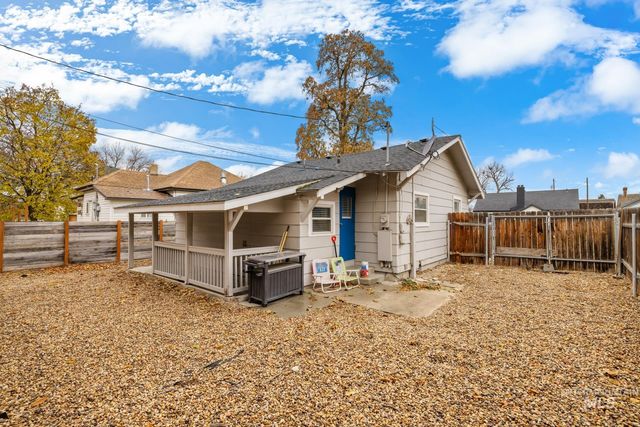 112 17th Ave S, Nampa, ID 83651