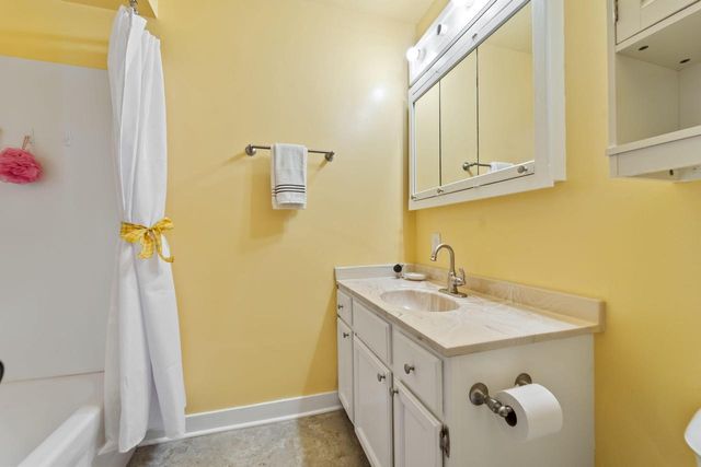 5326 W Wells STREET, Milwaukee, WI 53208