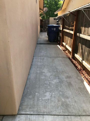 5445 N Salinas Avenue, Fresno, CA 93722