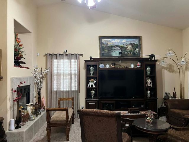 5445 N Salinas Avenue, Fresno, CA 93722