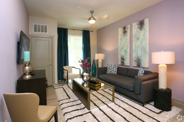 690 E Algonquin Road 3306, Schaumburg, IL 60173