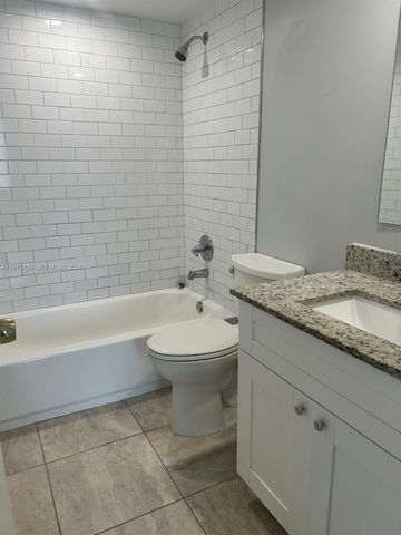 802 Twin Lakes Dr 17-A, Coral Springs, FL 33071