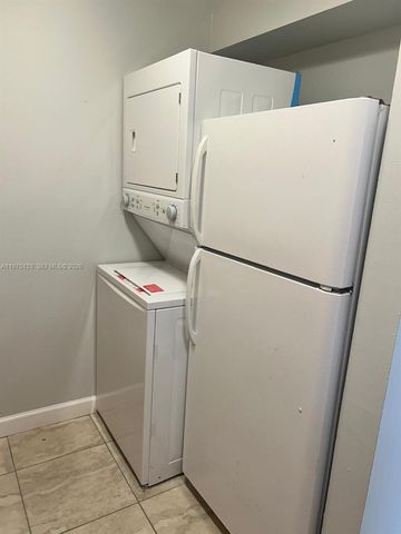 802 Twin Lakes Dr 17-A, Coral Springs, FL 33071