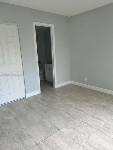 802 Twin Lakes Dr 17-A, Coral Springs, FL 33071