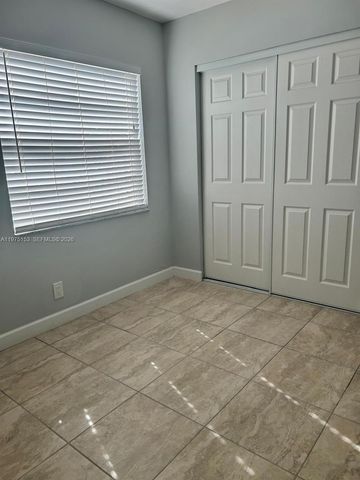 802 Twin Lakes Dr 17-A, Coral Springs, FL 33071