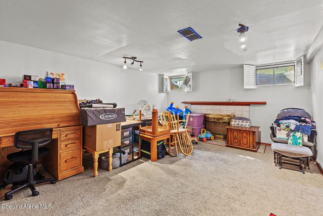 8111 E Knox Ave, Spokane Valley, WA 99212