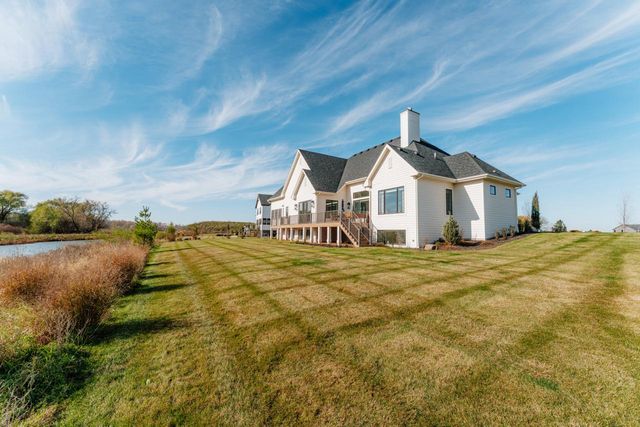 20285 Newport LANE, Brookfield, WI 53045
