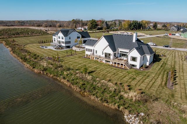 20285 Newport LANE, Brookfield, WI 53045