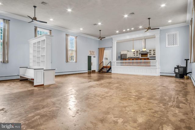 250 MOORELAND AVE, Carlisle, PA 17013