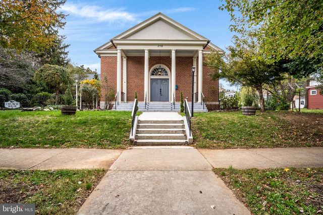 250 MOORELAND AVE, Carlisle, PA 17013