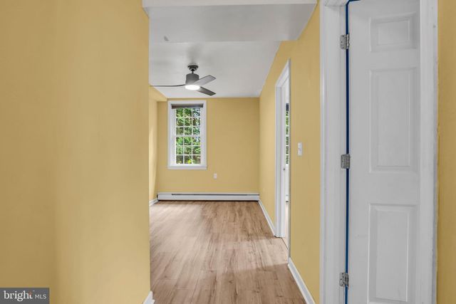 250 MOORELAND AVE, Carlisle, PA 17013