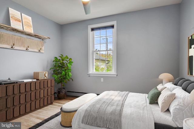 250 MOORELAND AVE, Carlisle, PA 17013