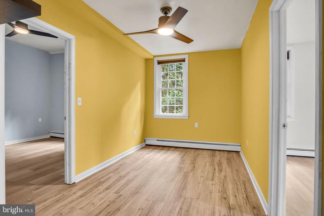 250 MOORELAND AVE, Carlisle, PA 17013