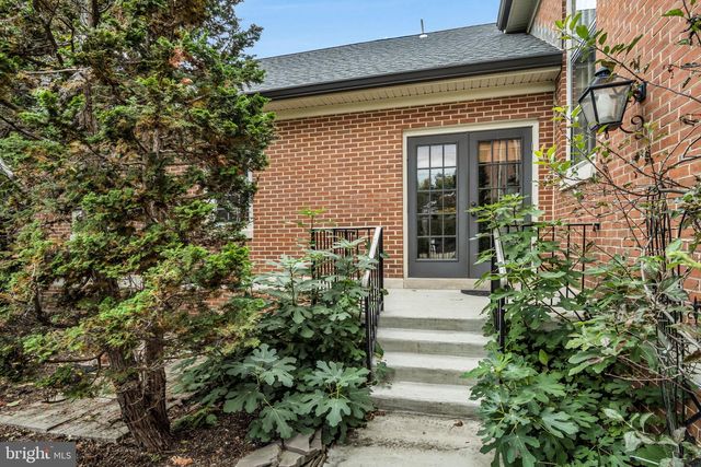 250 MOORELAND AVE, Carlisle, PA 17013