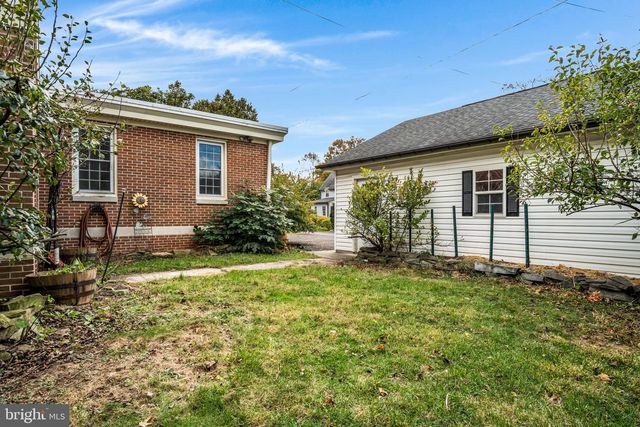 250 MOORELAND AVE, Carlisle, PA 17013