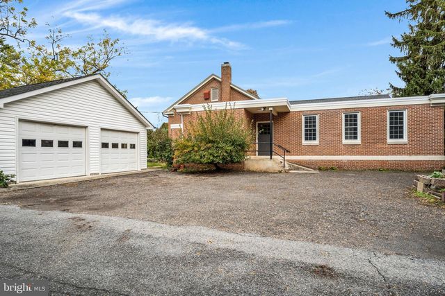 250 MOORELAND AVE, Carlisle, PA 17013