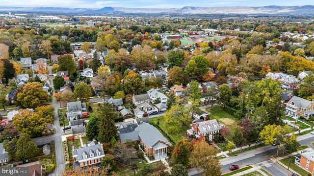 250 MOORELAND AVE, Carlisle, PA 17013