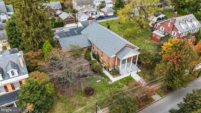 250 MOORELAND AVE, Carlisle, PA 17013