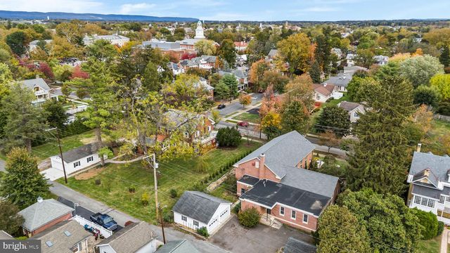 250 MOORELAND AVE, Carlisle, PA 17013