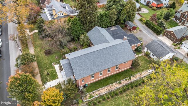 250 MOORELAND AVE, Carlisle, PA 17013