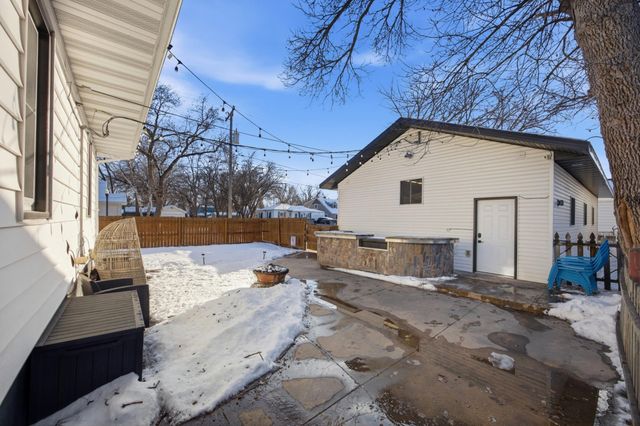 719 15th Street S, Fargo, ND 58103