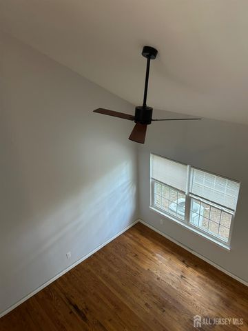 28 Renaissance Lane, New Brunswick, NJ 08901