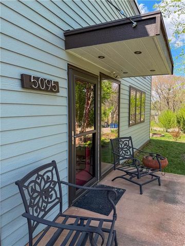 5095 Comanche Lane, Mclouth, KS 66054