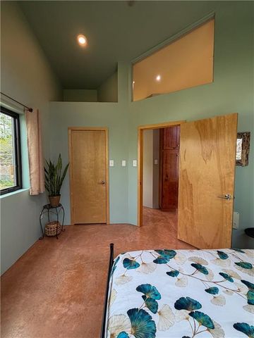 5095 Comanche Lane, Mclouth, KS 66054