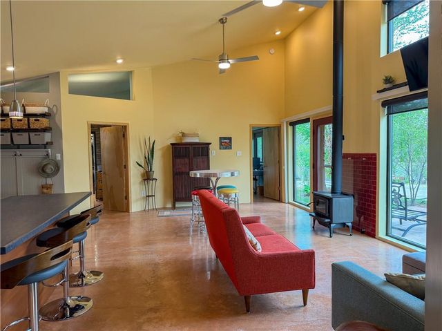 5095 Comanche Lane, Mclouth, KS 66054