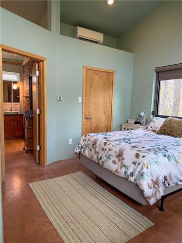 5095 Comanche Lane, Mclouth, KS 66054