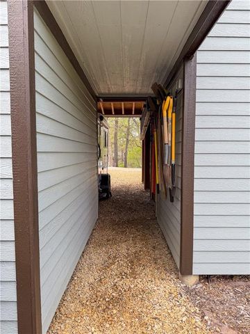 5095 Comanche Lane, Mclouth, KS 66054