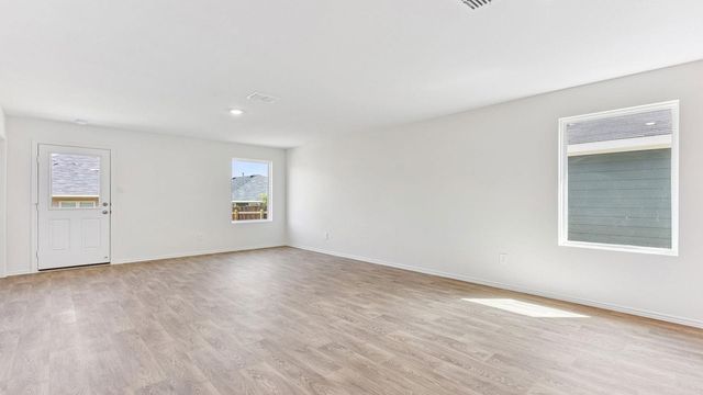 398 Ebbsfleet DR, Uhland, TX 78640
