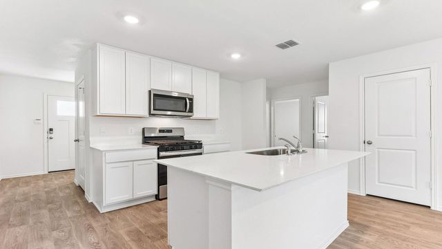 398 Ebbsfleet DR, Uhland, TX 78640