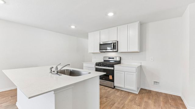 398 Ebbsfleet DR, Uhland, TX 78640