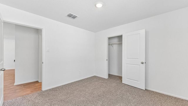 398 Ebbsfleet DR, Uhland, TX 78640