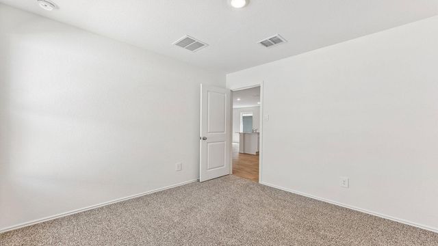 398 Ebbsfleet DR, Uhland, TX 78640