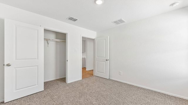 398 Ebbsfleet DR, Uhland, TX 78640